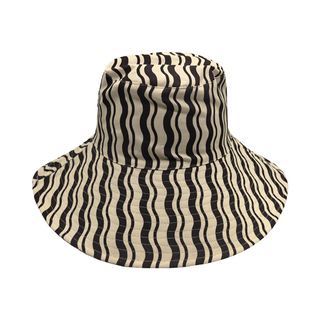 Wide Brim Bucket Hat With Wavy Stripe All Over Print